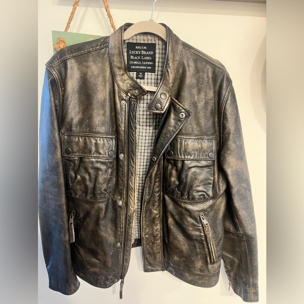 Men’s lucky brand leather jacket. Medium.